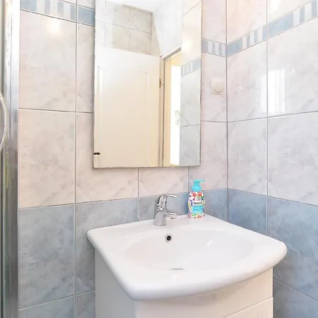 Apartment Fuer 3 Personen Ca 30 Qm In Fazana, Istrien Istrische Riviera *