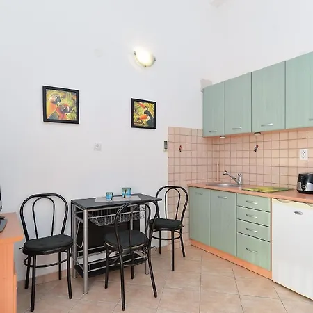 Fuer 3 Personen Ca 30 Qm In Fazana, Istrien Istrische Riviera Fazana